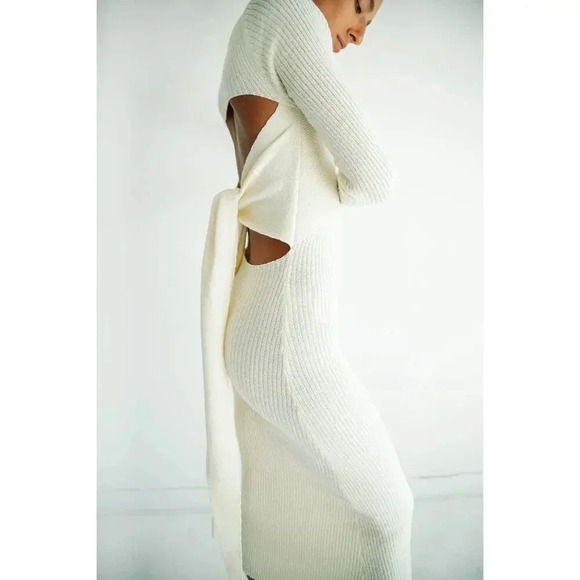 The Line by K Wrap V-Neck Tie Open Back Ribbed Sweater Knit Midi Kane Dress - Picture 4 of 10
